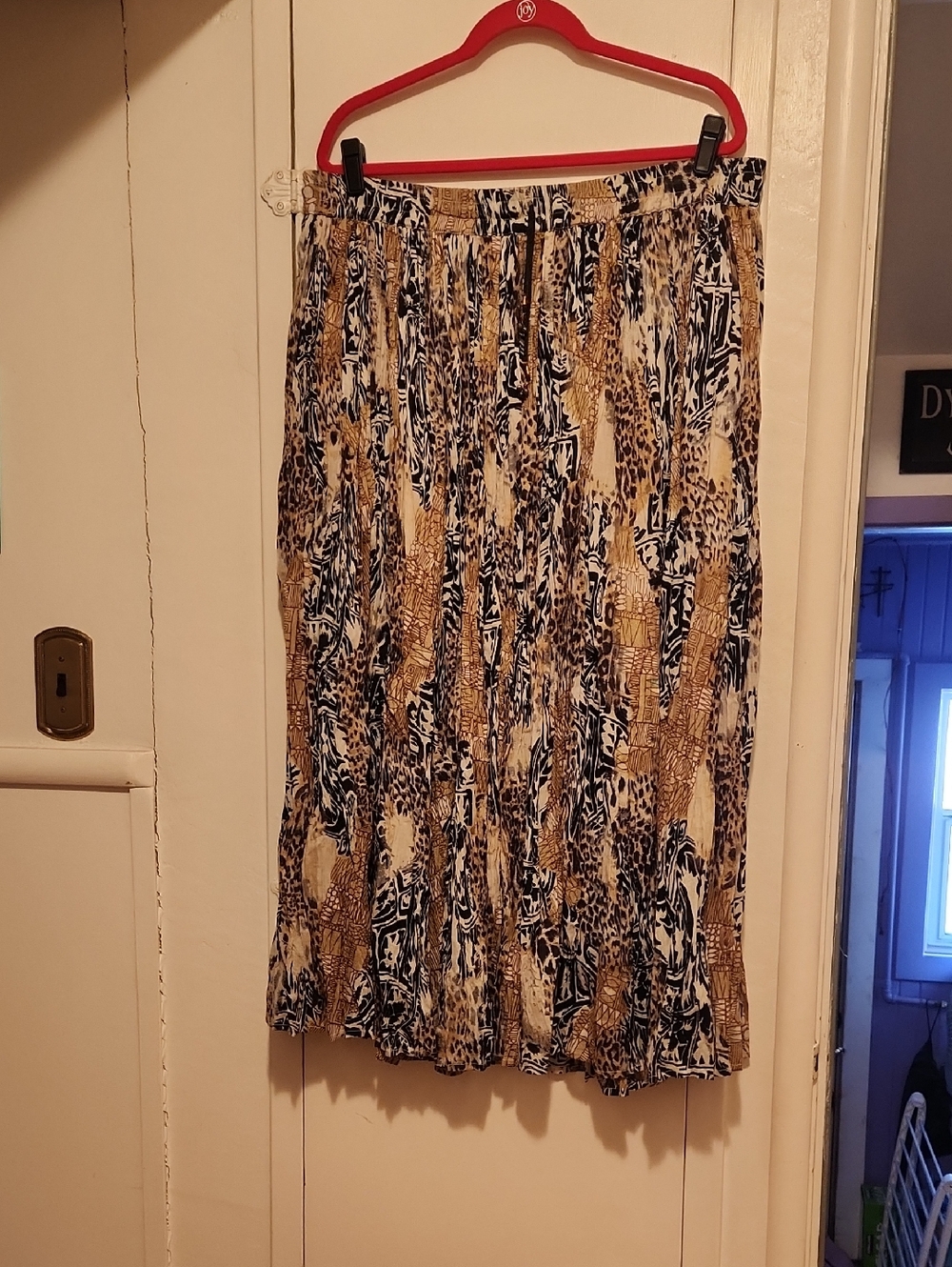 🔥Pleated Printed Midi Skirt in Beige and Black
